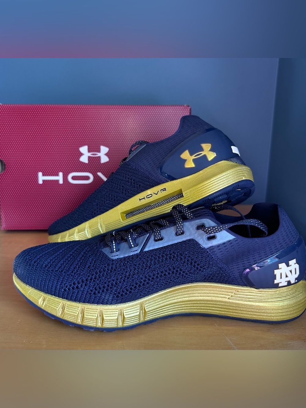 Under Armour TEAM HOVR SONIC 2 NCAA
Notre Dame NWT Men’s Size 11.5